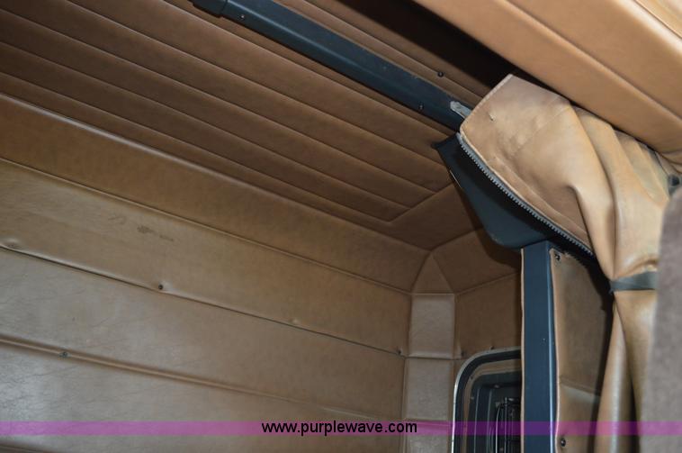 image for item AX9411 1998 Peterbilt 377 semi truck