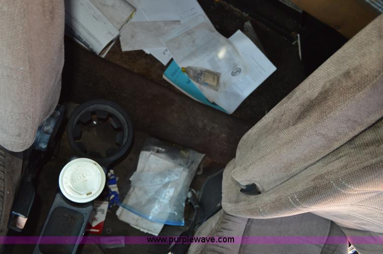 image for item AX9411 1998 Peterbilt 377 semi truck