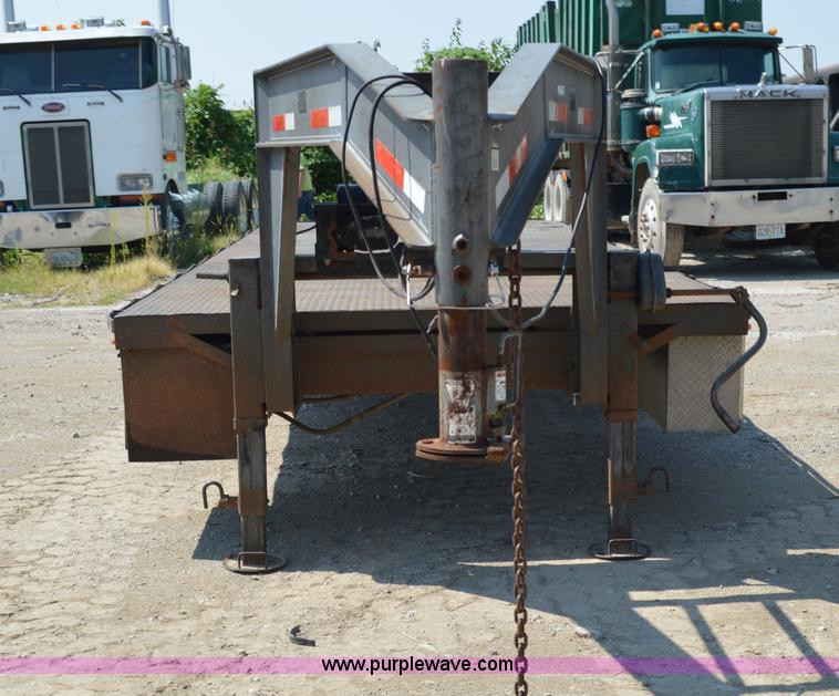 image for item AX9412 1998 Neal Manufacturing equipment trailer