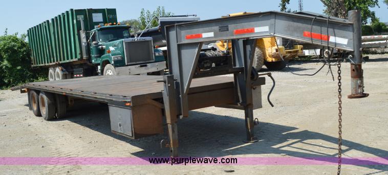 image for item AX9412 1998 Neal Manufacturing equipment trailer