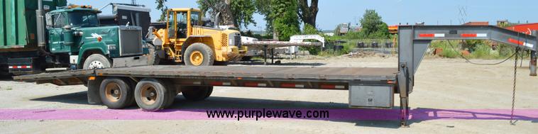 image for item AX9412 1998 Neal Manufacturing equipment trailer