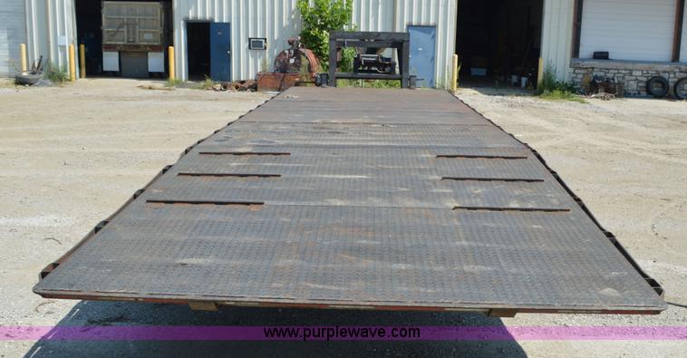 image for item AX9412 1998 Neal Manufacturing equipment trailer