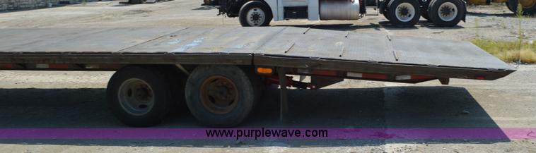 image for item AX9412 1998 Neal Manufacturing equipment trailer