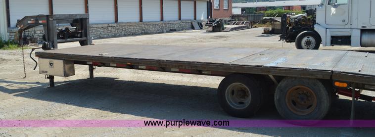 image for item AX9412 1998 Neal Manufacturing equipment trailer