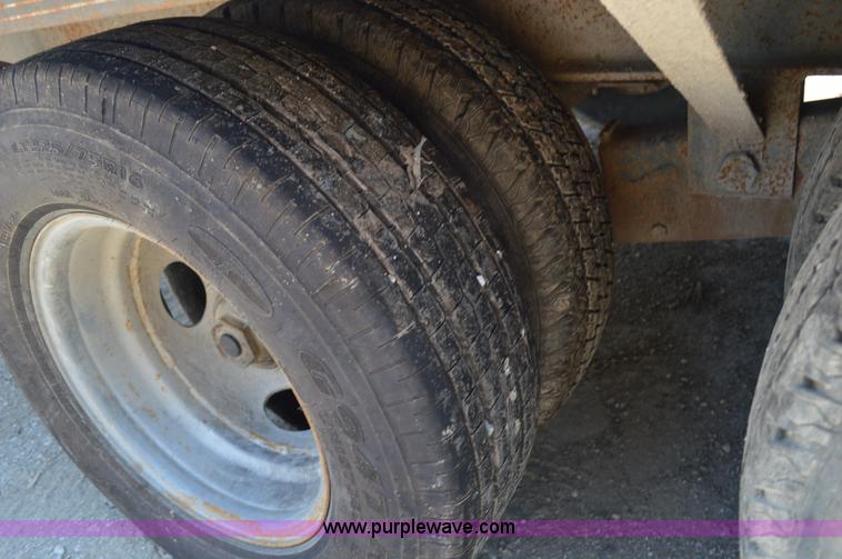 image for item AX9412 1998 Neal Manufacturing equipment trailer