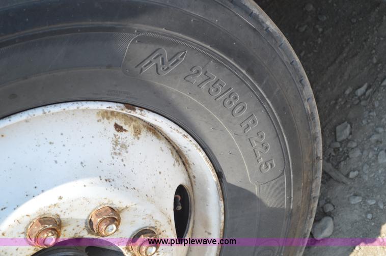 image for item AX9413 1999 Peterbilt 377 semi truck