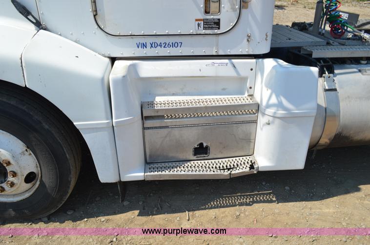 image for item AX9413 1999 Peterbilt 377 semi truck