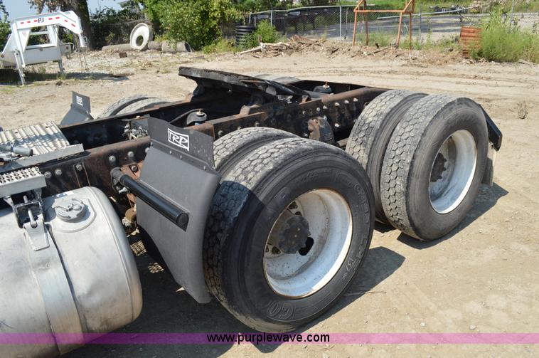 image for item AX9413 1999 Peterbilt 377 semi truck