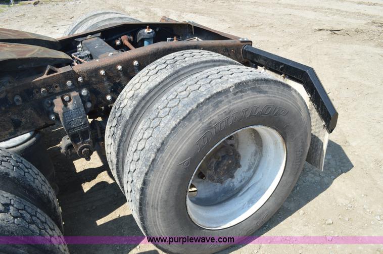 image for item AX9413 1999 Peterbilt 377 semi truck