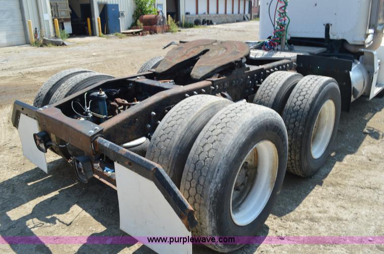 image for item AX9413 1999 Peterbilt 377 semi truck