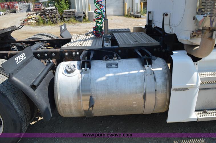 image for item AX9413 1999 Peterbilt 377 semi truck