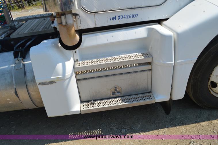 image for item AX9413 1999 Peterbilt 377 semi truck