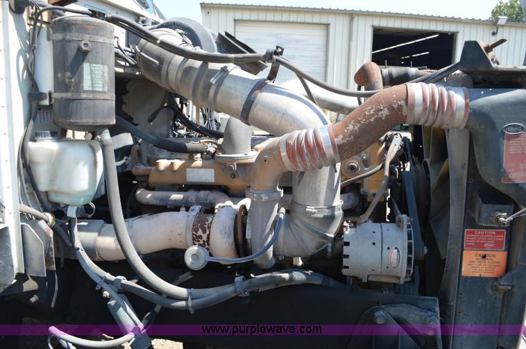 image for item AX9413 1999 Peterbilt 377 semi truck