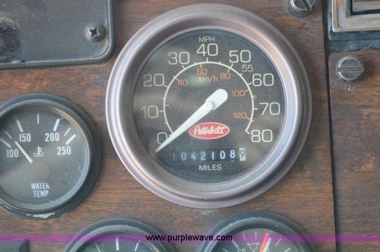 image for item AX9413 1999 Peterbilt 377 semi truck