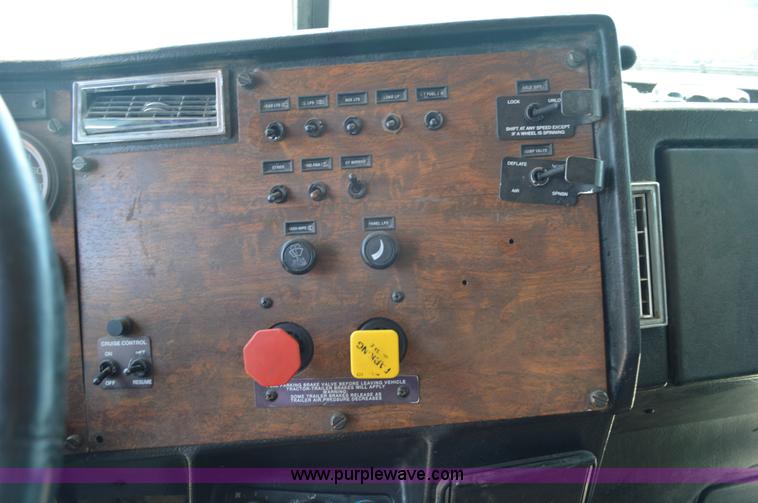 image for item AX9413 1999 Peterbilt 377 semi truck