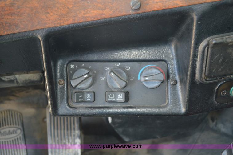 image for item AX9413 1999 Peterbilt 377 semi truck