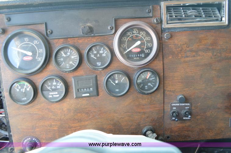 image for item AX9413 1999 Peterbilt 377 semi truck