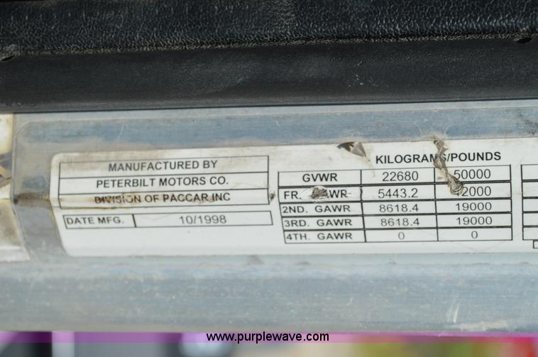 image for item AX9413 1999 Peterbilt 377 semi truck