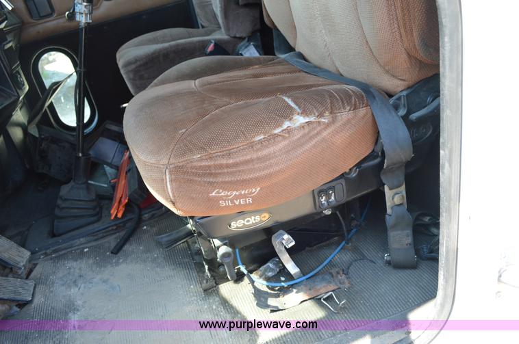 image for item AX9413 1999 Peterbilt 377 semi truck