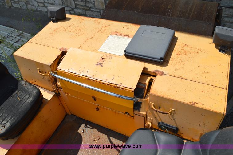 image for item AX9414 Hyster C350C double drum roller