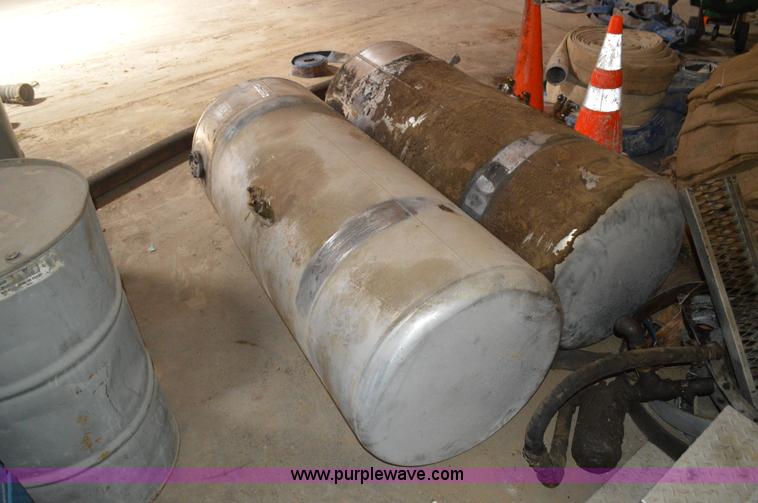 image for item AX9417 (2) fuel tanks