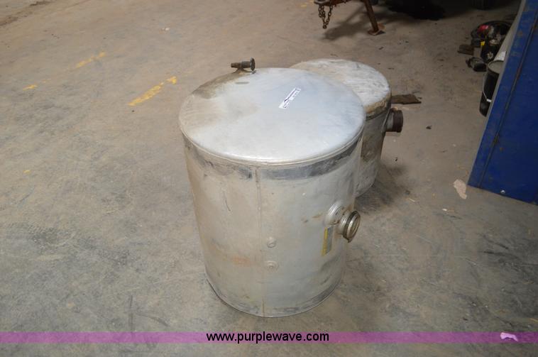 image for item AX9419 (2) hydraulic tanks
