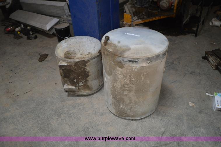 image for item AX9419 (2) hydraulic tanks