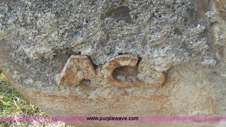 image for item AY9756 1998 Case 621B wheel loader