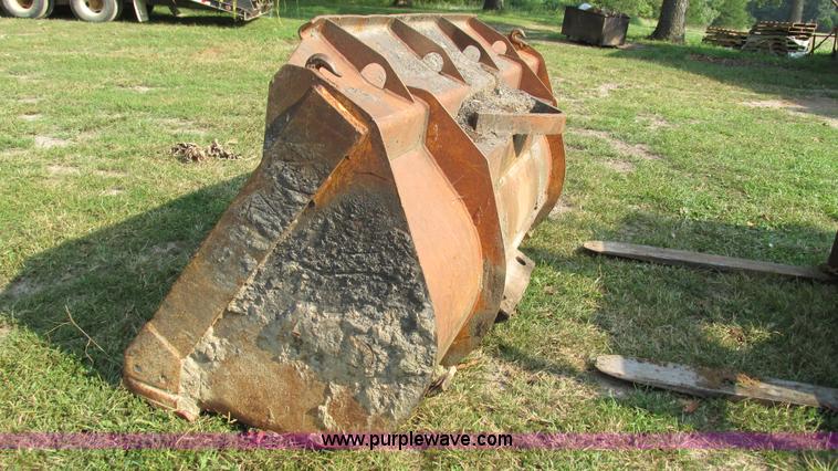 image for item AY9756 1998 Case 621B wheel loader