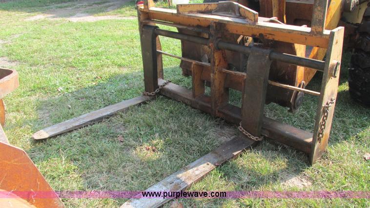 image for item AY9756 1998 Case 621B wheel loader