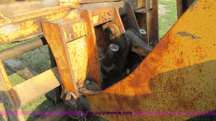 image for item AY9756 1998 Case 621B wheel loader