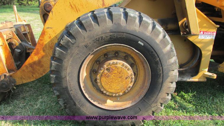 image for item AY9756 1998 Case 621B wheel loader
