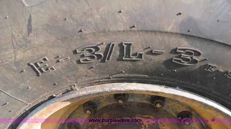 image for item AY9756 1998 Case 621B wheel loader