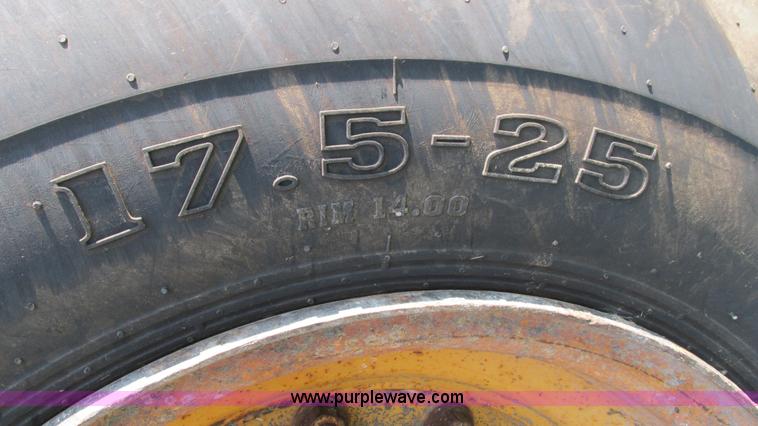 image for item AY9756 1998 Case 621B wheel loader