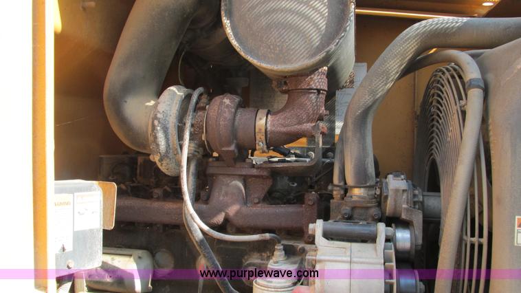 image for item AY9756 1998 Case 621B wheel loader