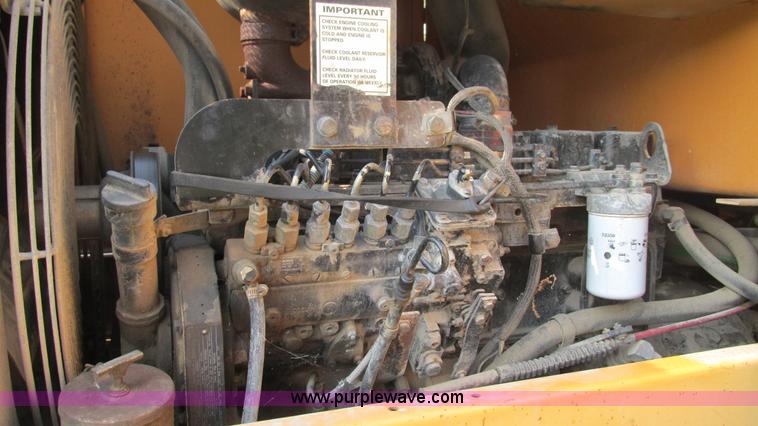 image for item AY9756 1998 Case 621B wheel loader