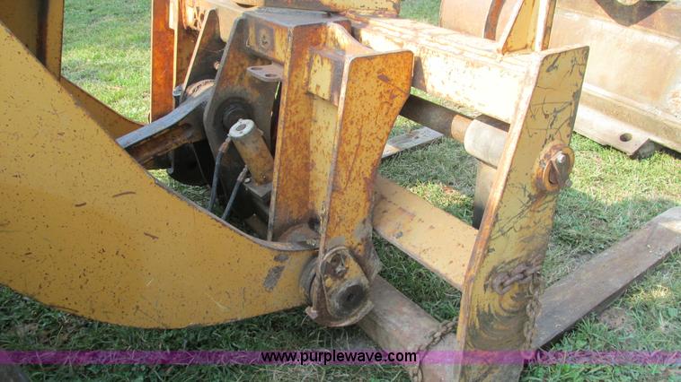 image for item AY9756 1998 Case 621B wheel loader