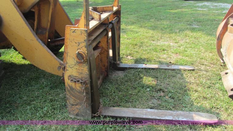 image for item AY9756 1998 Case 621B wheel loader