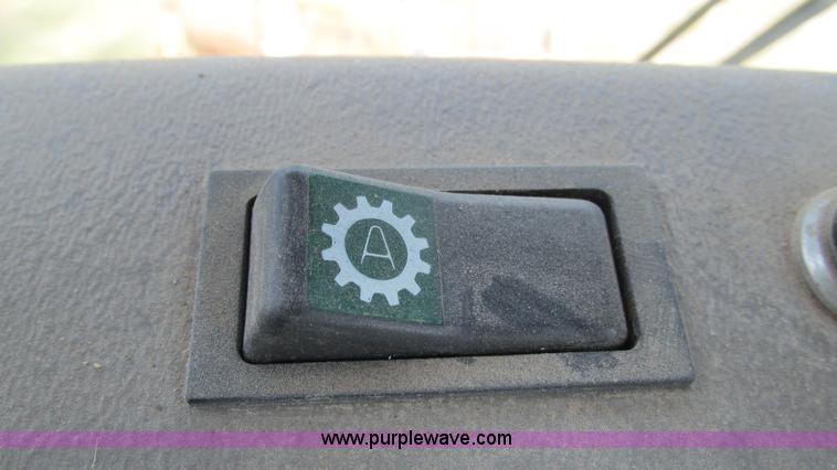 image for item AY9756 1998 Case 621B wheel loader