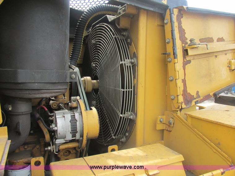 image for item BS9156 2001 Caterpillar 953C track loader