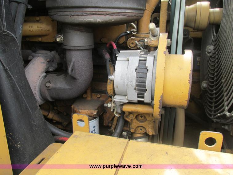 image for item BS9156 2001 Caterpillar 953C track loader