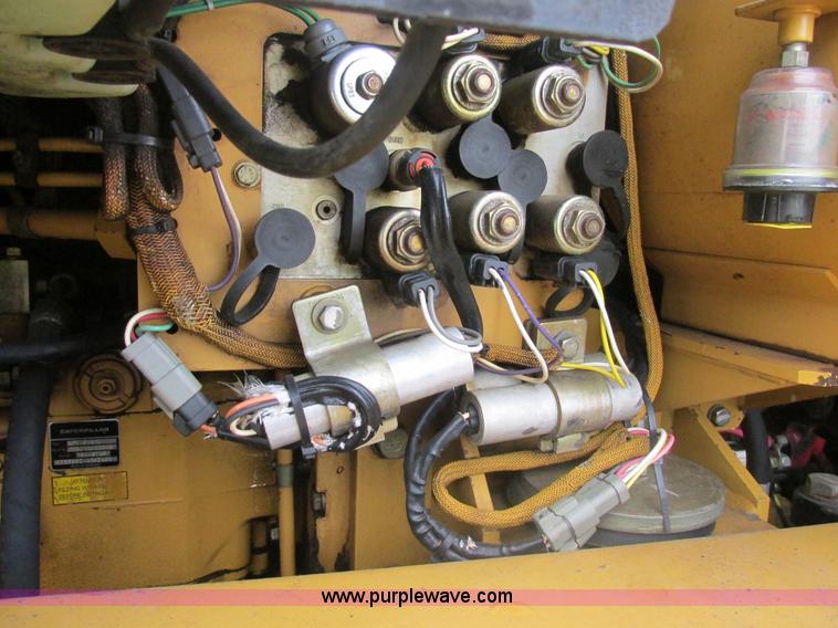 image for item BS9156 2001 Caterpillar 953C track loader