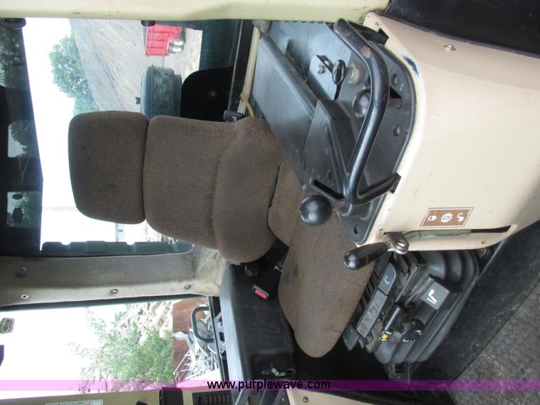 image for item BS9156 2001 Caterpillar 953C track loader