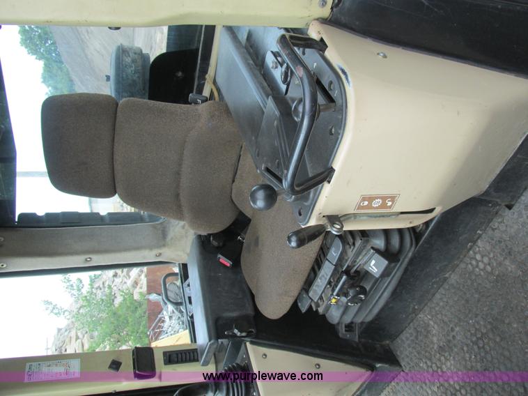 image for item BS9156 2001 Caterpillar 953C track loader