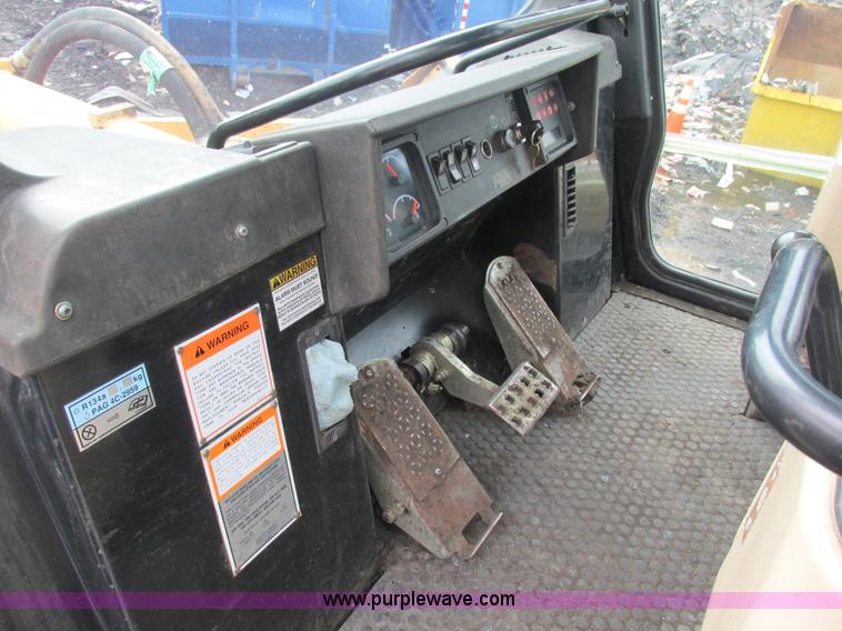 image for item BS9156 2001 Caterpillar 953C track loader