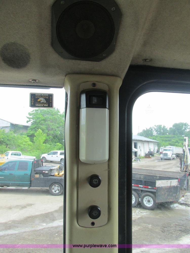 image for item BS9156 2001 Caterpillar 953C track loader