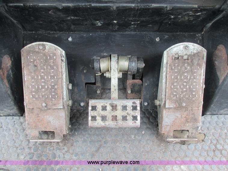 image for item BS9156 2001 Caterpillar 953C track loader