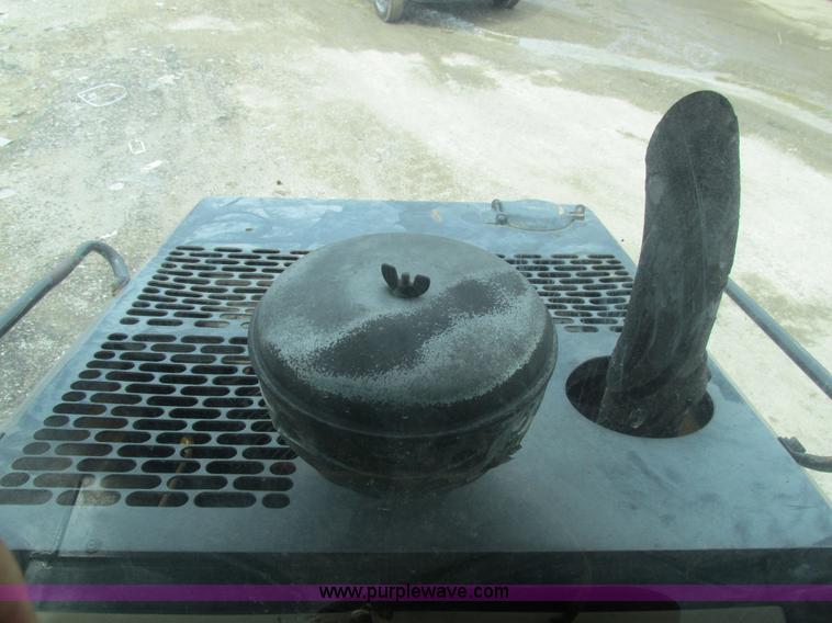 image for item BS9156 2001 Caterpillar 953C track loader