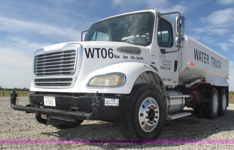image for item H1178 2006 Freightliner Business Class M2 water truck