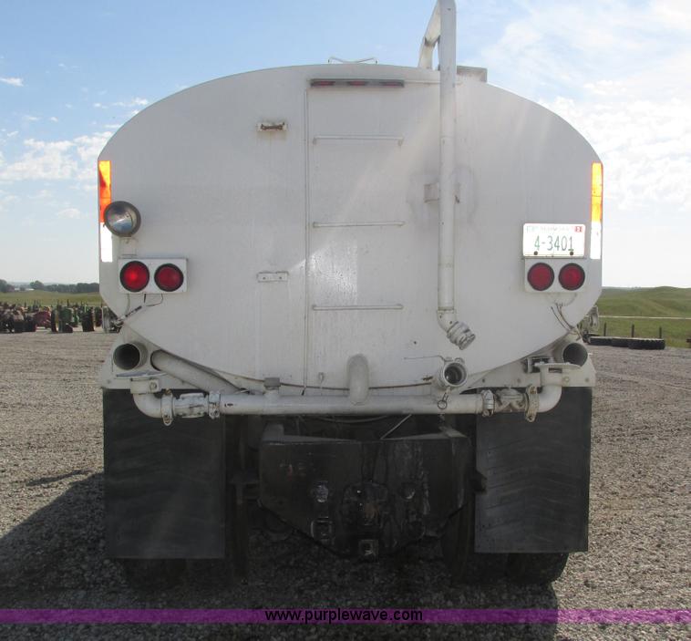 image for item H1178 2006 Freightliner Business Class M2 water truck